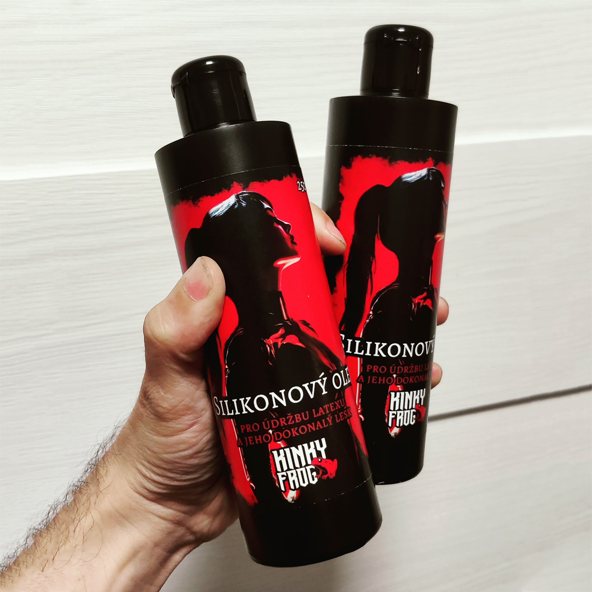 Silicone oil for latex care