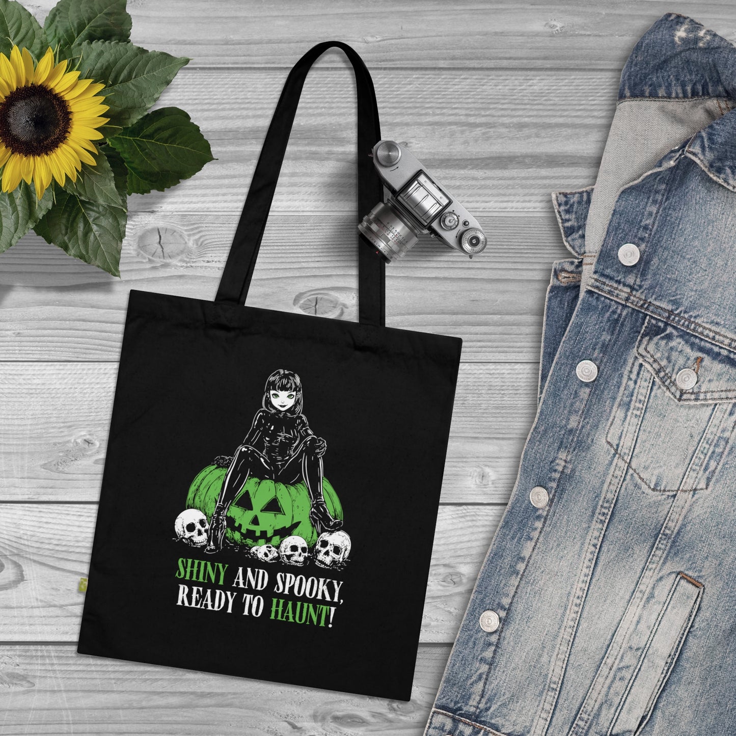 Shiny and Spooky canvas bag in green