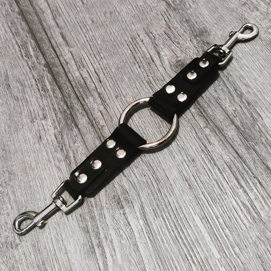 Gumová bondage spojka jednoduchá Carbon